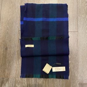 NWT Burberry cashmere scarf